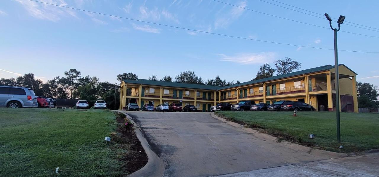 Garden Inn And Suites Near Callaway Gardens Pine Mountain Exterior photo