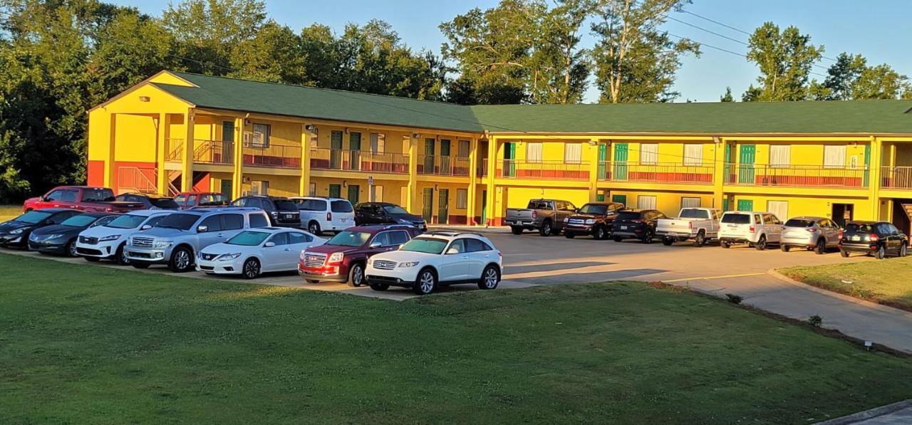 Garden Inn And Suites Near Callaway Gardens Pine Mountain Exterior photo