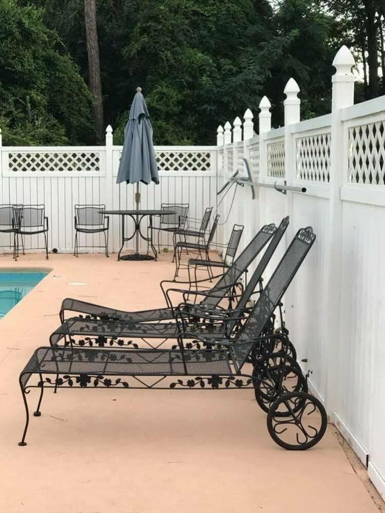 Garden Inn And Suites Near Callaway Gardens Pine Mountain Exterior photo